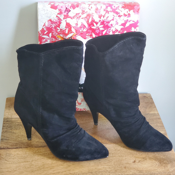 Black Suede Ankle Boot Sz 7-8 - Picture 1 of 4